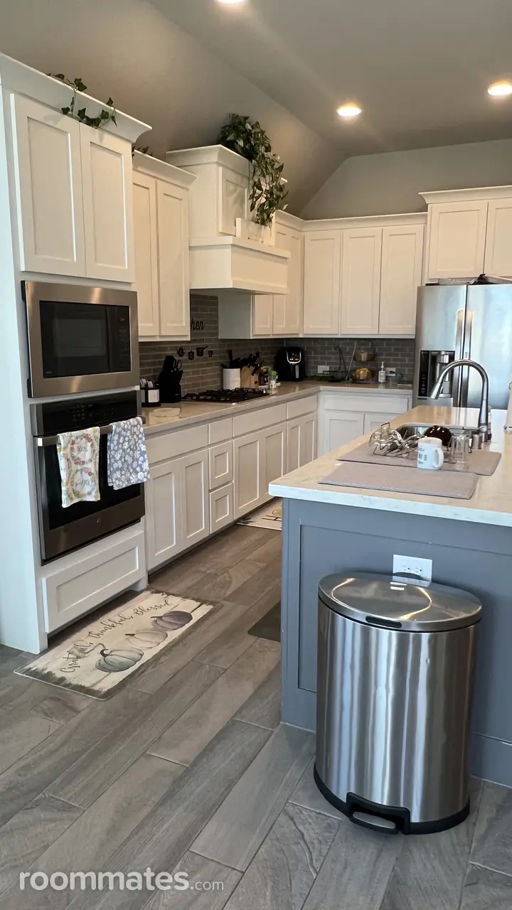 Profile photo 1 of 11