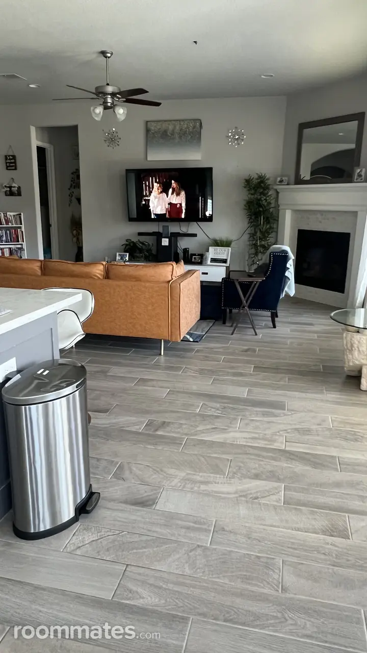 Profile photo 3 of 11