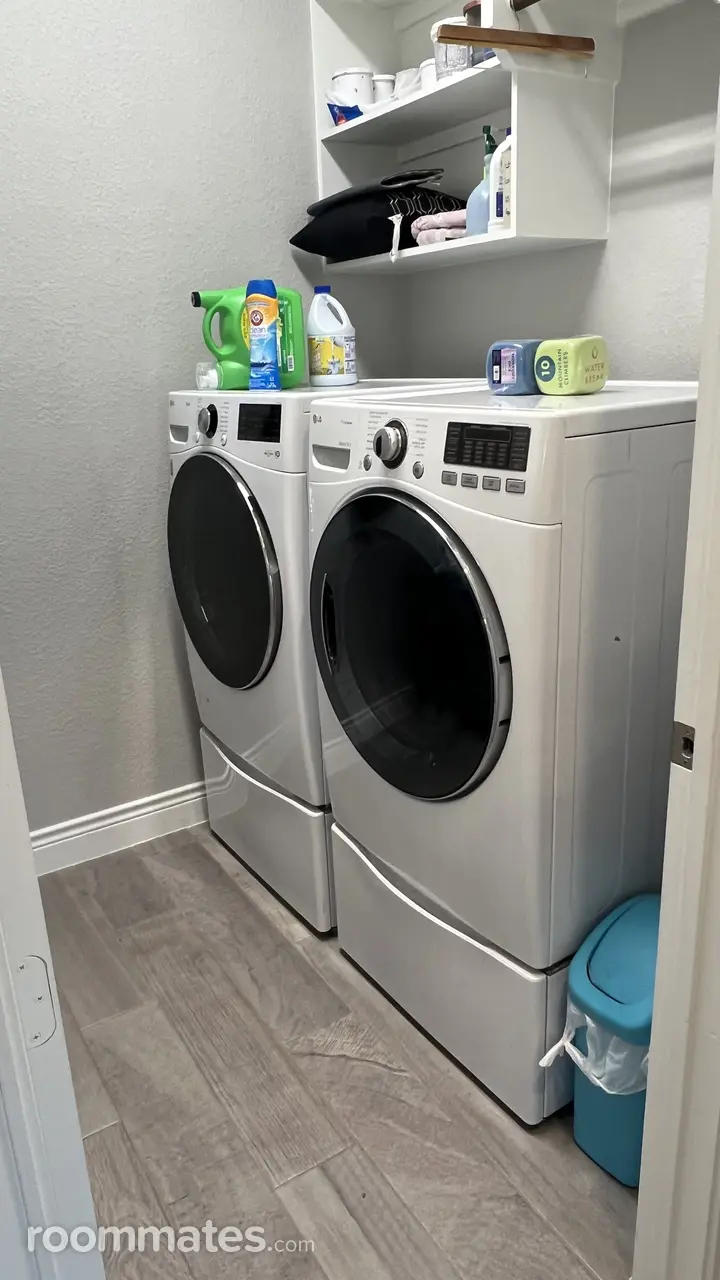 Profile photo 10 of 11