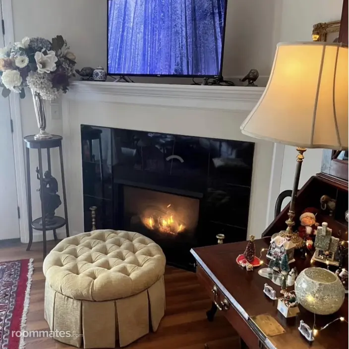 Room for rent in Saratoga Springs, NY $1200, house
