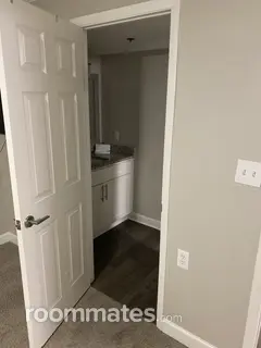 Room for rent in Brookhaven, GA $1200, condo