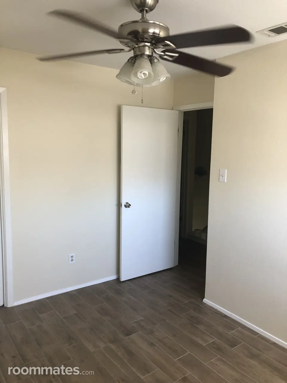 Profile photo 1 of 10