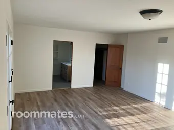 Room for rent in Sherman Oaks, CA $2100, house