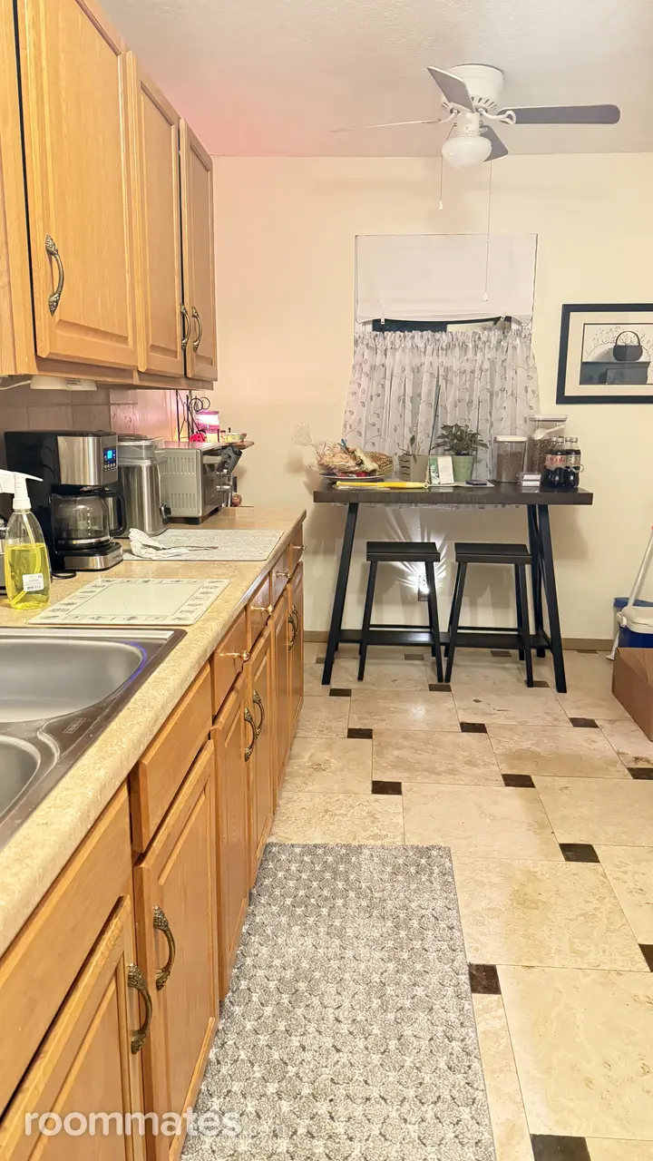 Profile photo 1 of 27