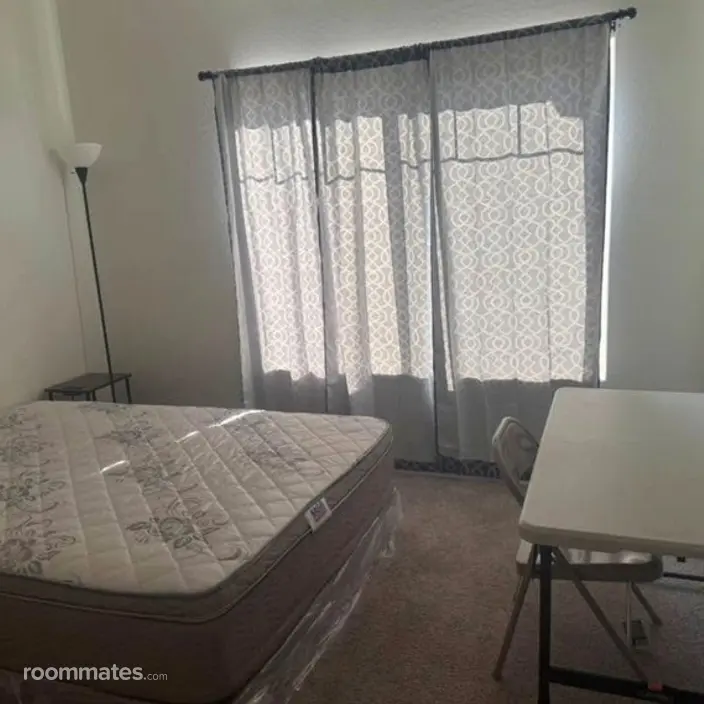 Room for rent in Chandler, AZ $825, house