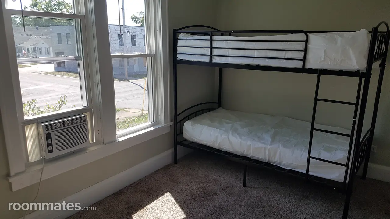 Profile photo 3 of 8