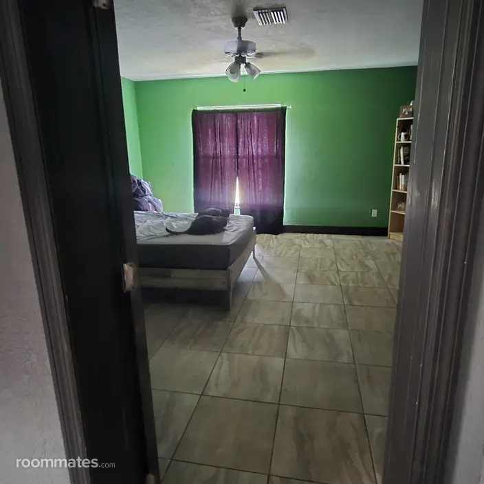 Room for rent in Orlando, FL $1000, house