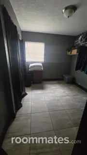 Room for rent in Orlando, FL $1000, house