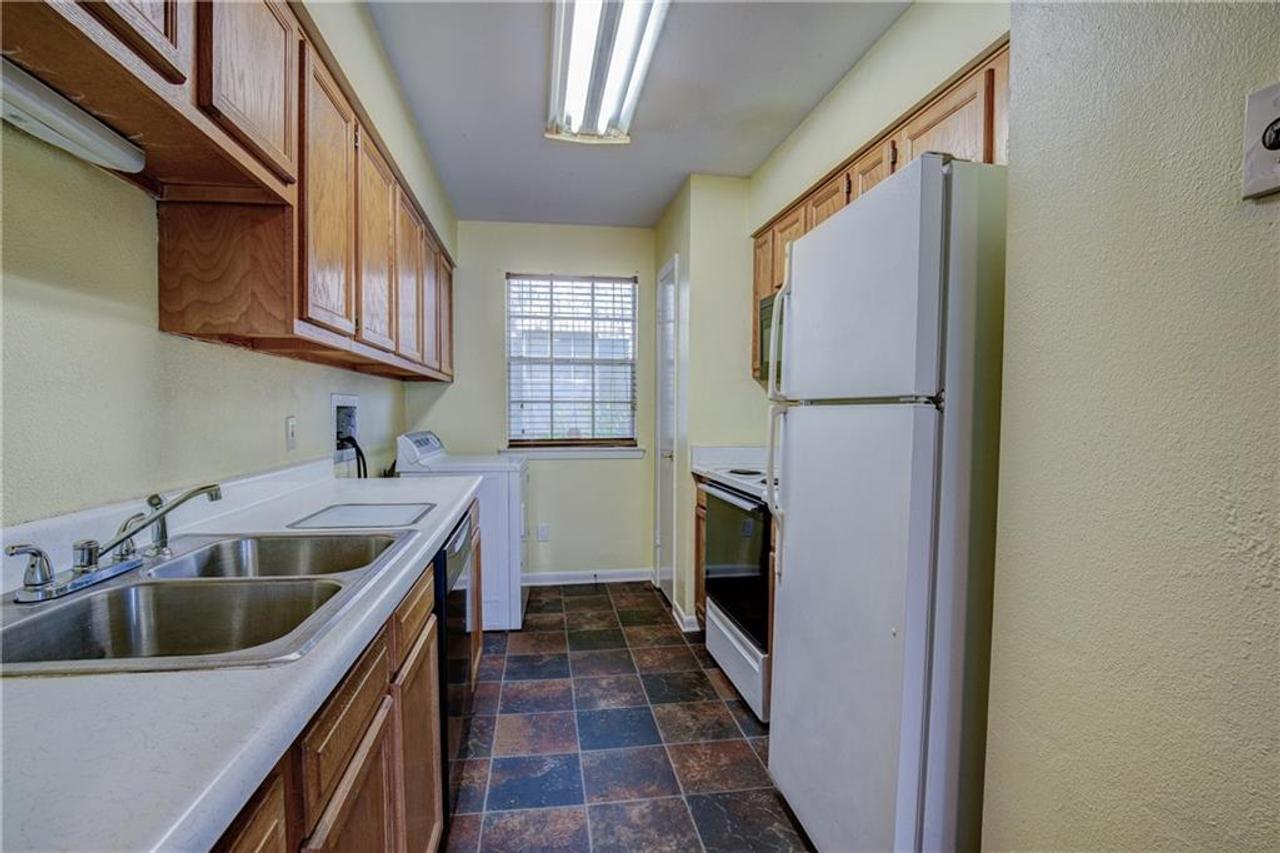 Profile photo 10 of 13