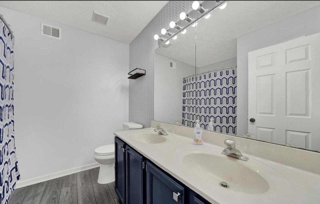 Profile photo 3 of 9