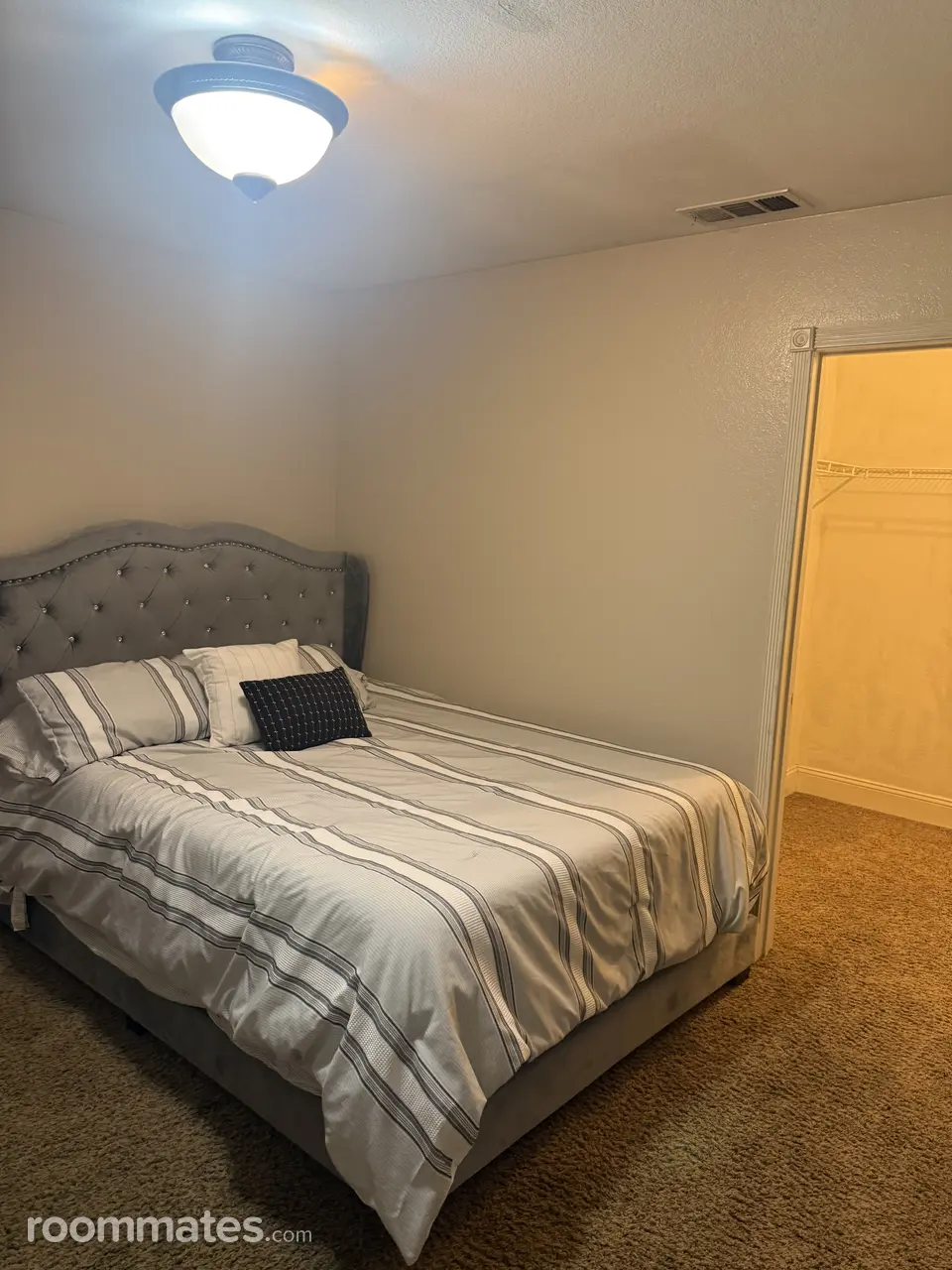 Profile photo 3 of 13