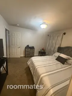Room for rent in Eastvale, CA $1000, house