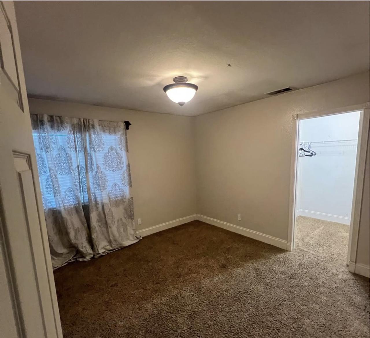 Profile photo 10 of 13