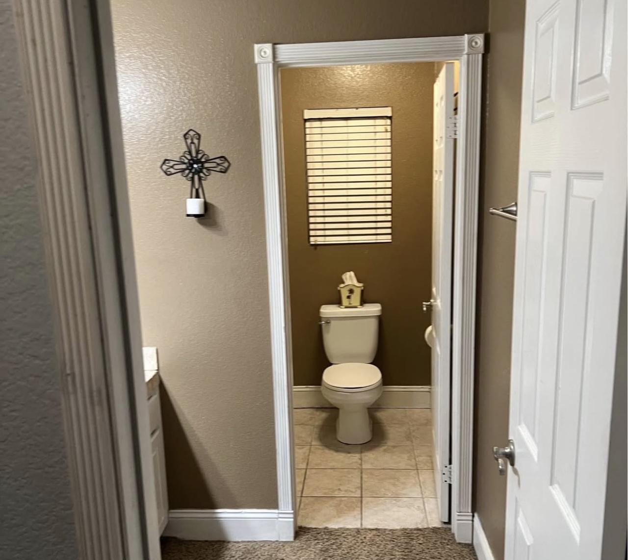 Profile photo 7 of 13