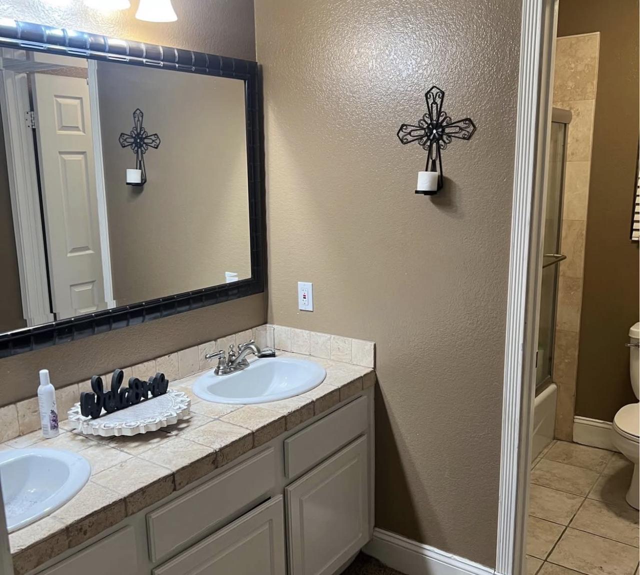 Profile photo 6 of 13