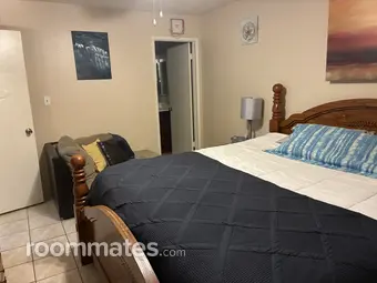 Room for rent in Phoenix, AZ $1350, condo