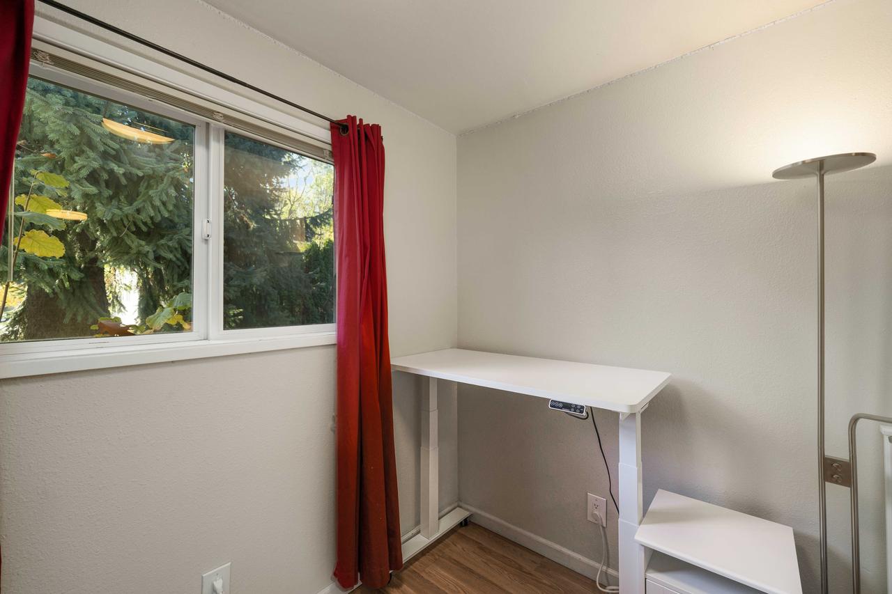 Profile photo 4 of 11