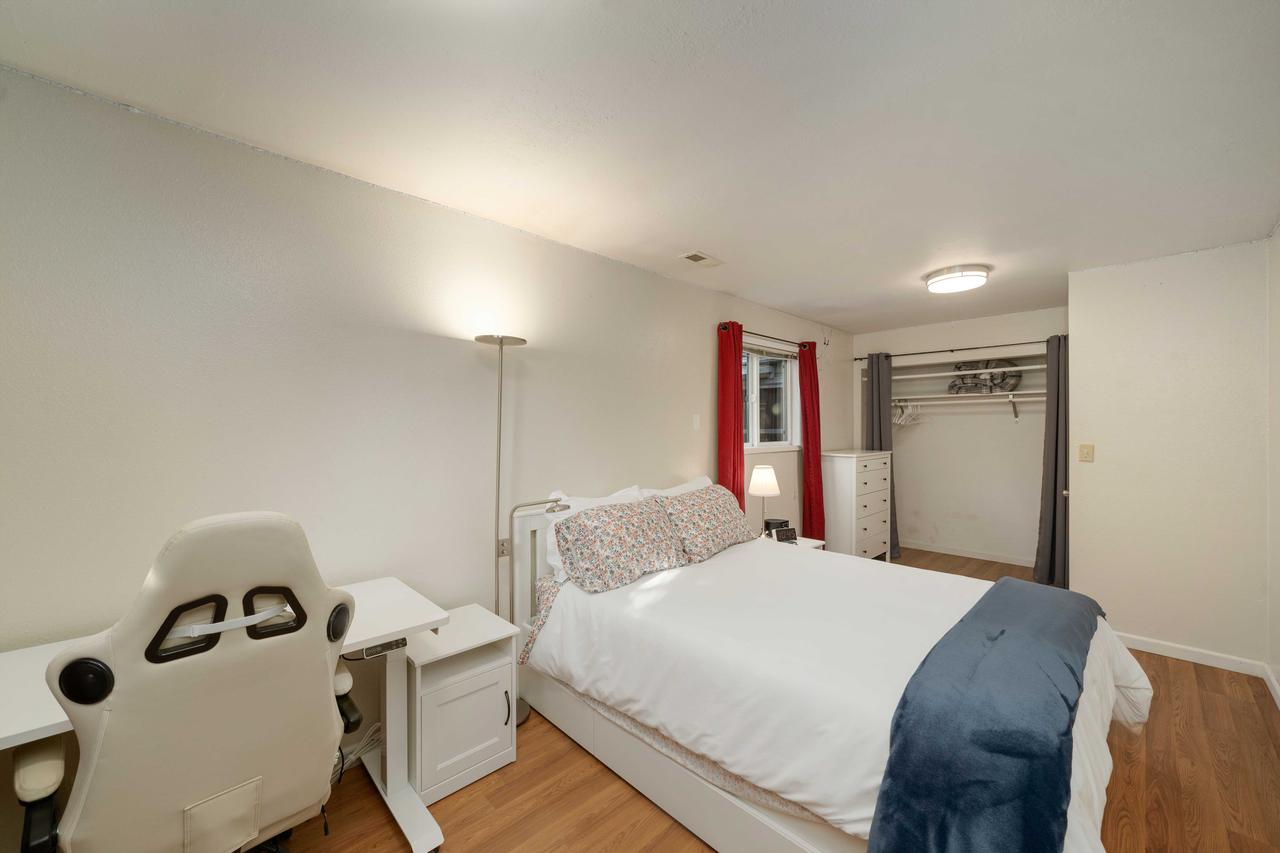 Profile photo 2 of 11