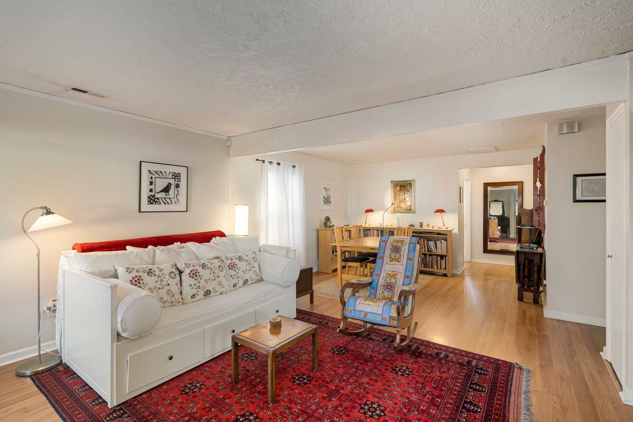 Profile photo 9 of 11