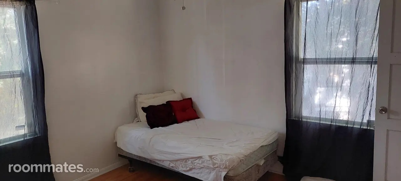 Profile photo 3 of 4