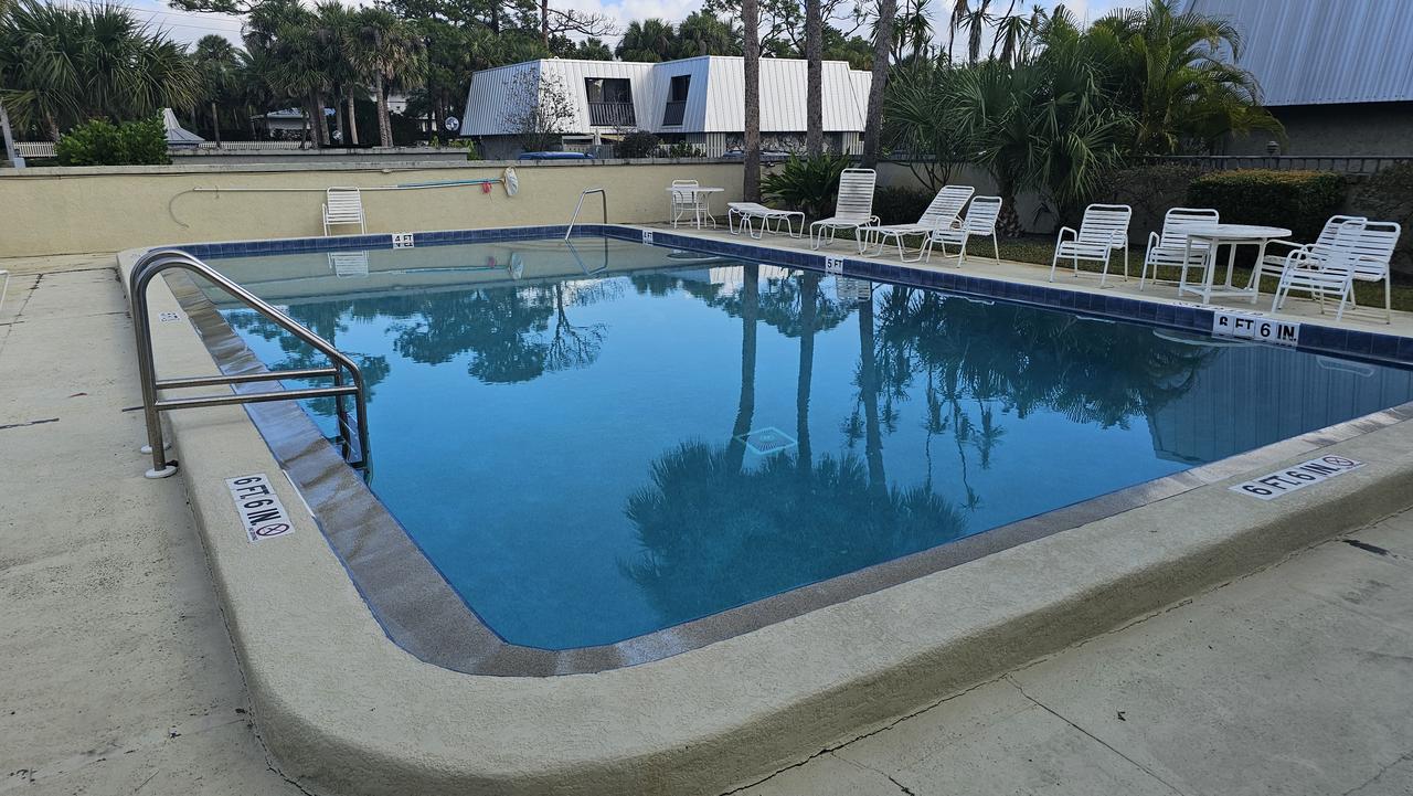 Profile photo 1 of 4