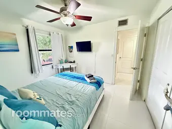 Room for rent in Doral, FL $1400, condo