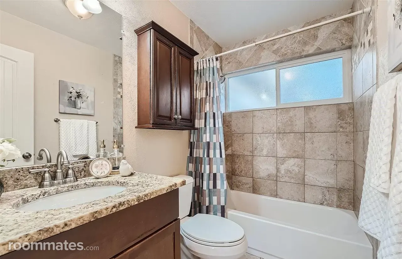 Profile photo 4 of 12