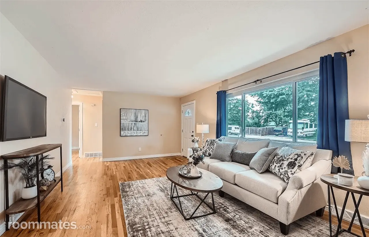 Profile photo 2 of 12