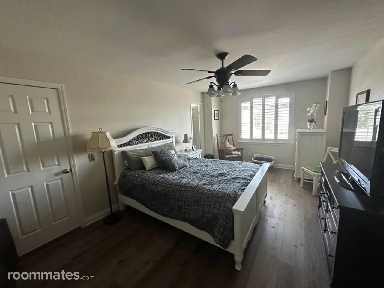 Profile photo 3 of 8