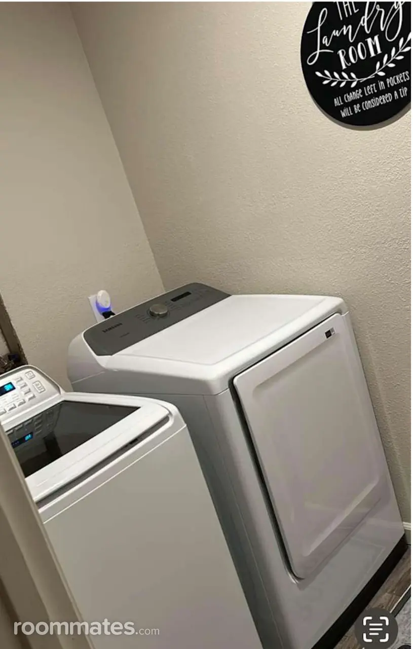 Profile photo 7 of 10