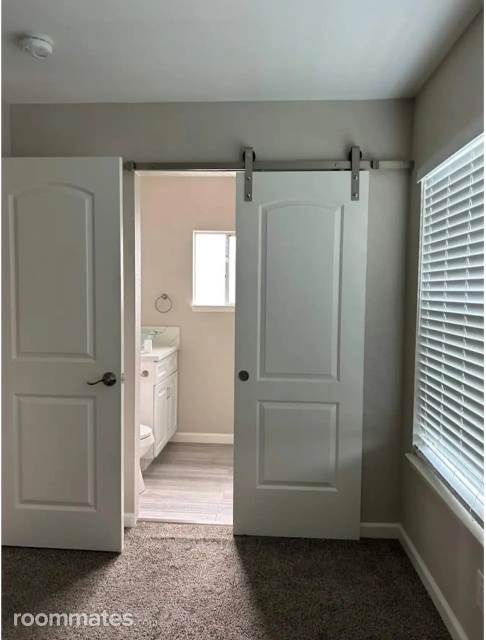 Profile photo 3 of 10