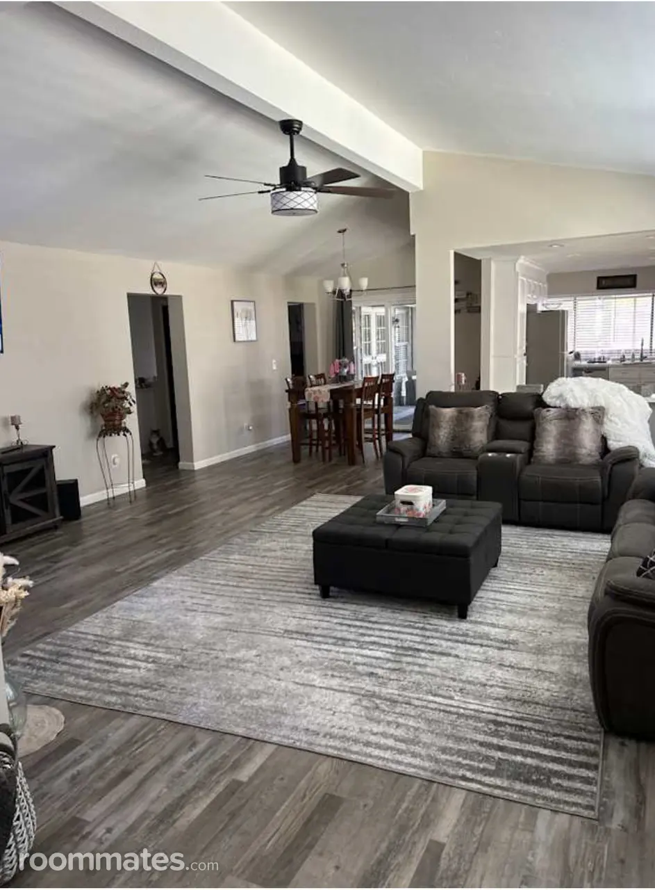 Profile photo 5 of 10