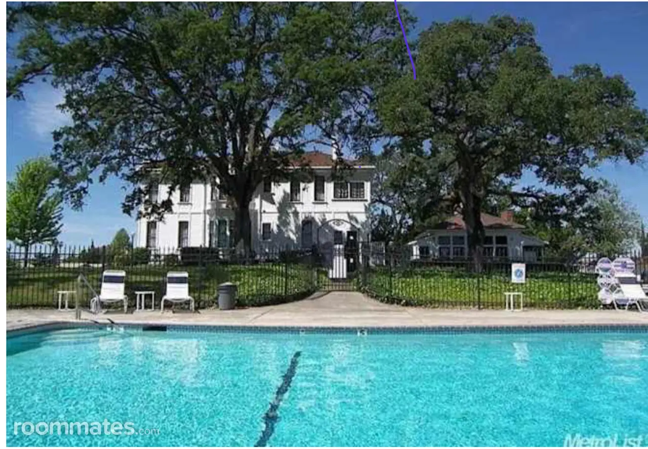 Profile photo 8 of 10