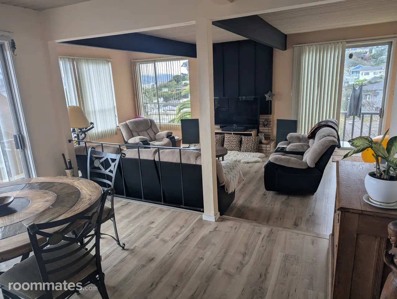 Profile photo 7 of 10