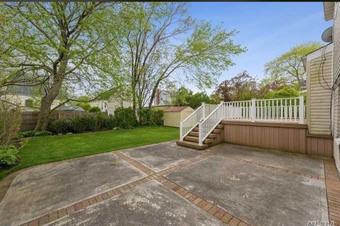 Room for rent in East Rockaway, NY $1000, house