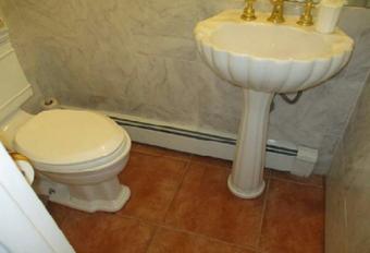 Room for rent in East Rockaway, NY $1000, house