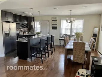 Room for rent in Baltimore, MD $950, house