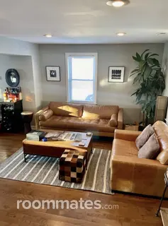 Room for rent in Baltimore, MD $950, house