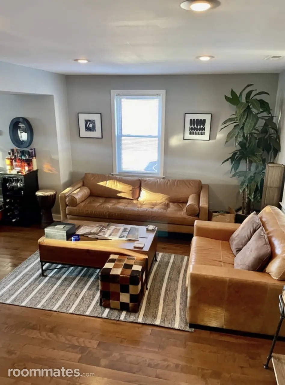 Profile photo 1 of 9