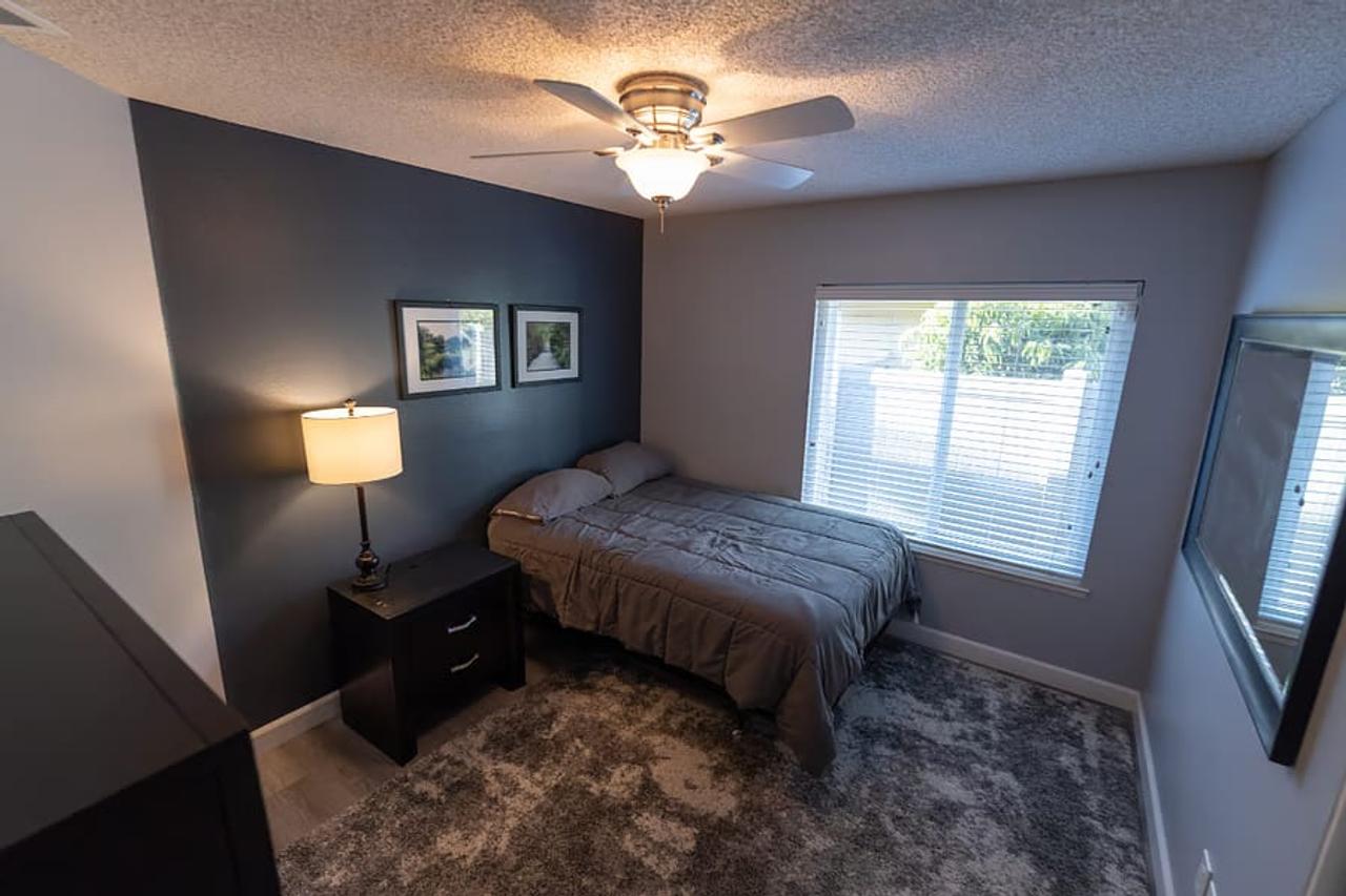 Profile photo 6 of 6