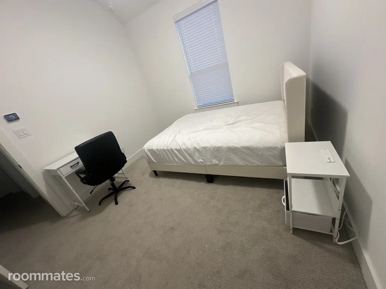 Profile photo 3 of 6