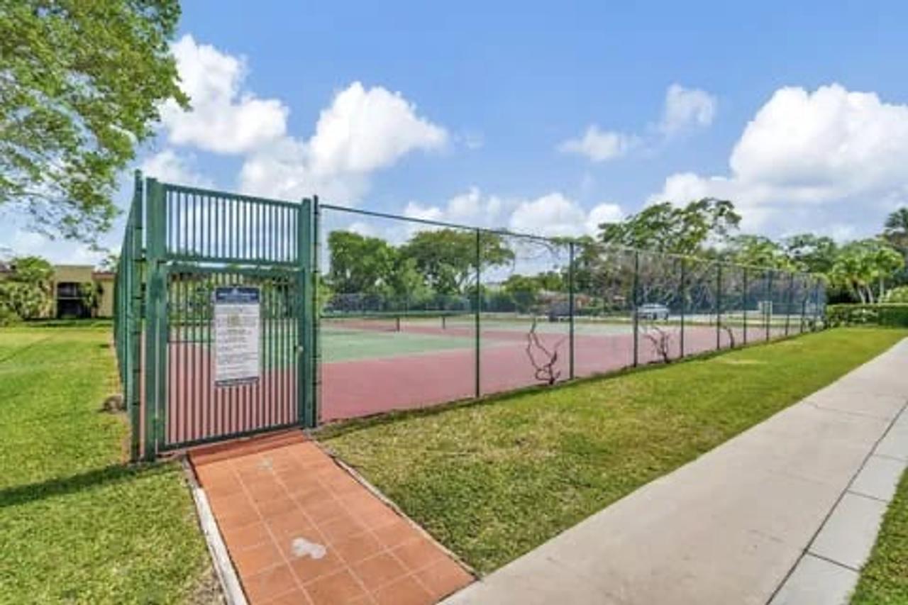 Profile photo 9 of 9