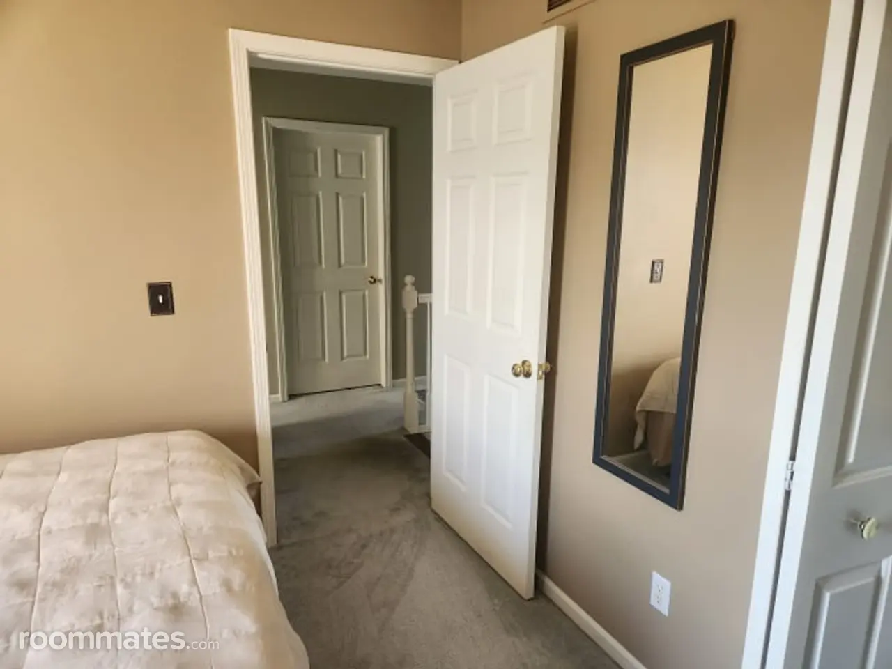 Profile photo 3 of 8