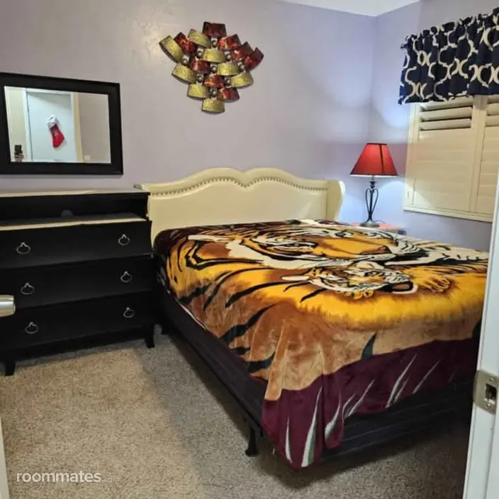 Room for rent in Fairfield, CA $750, house