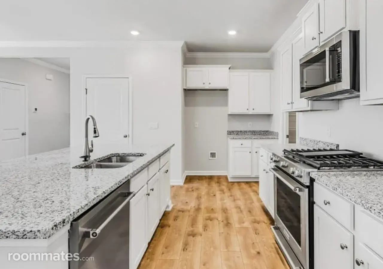 Profile photo 5 of 16