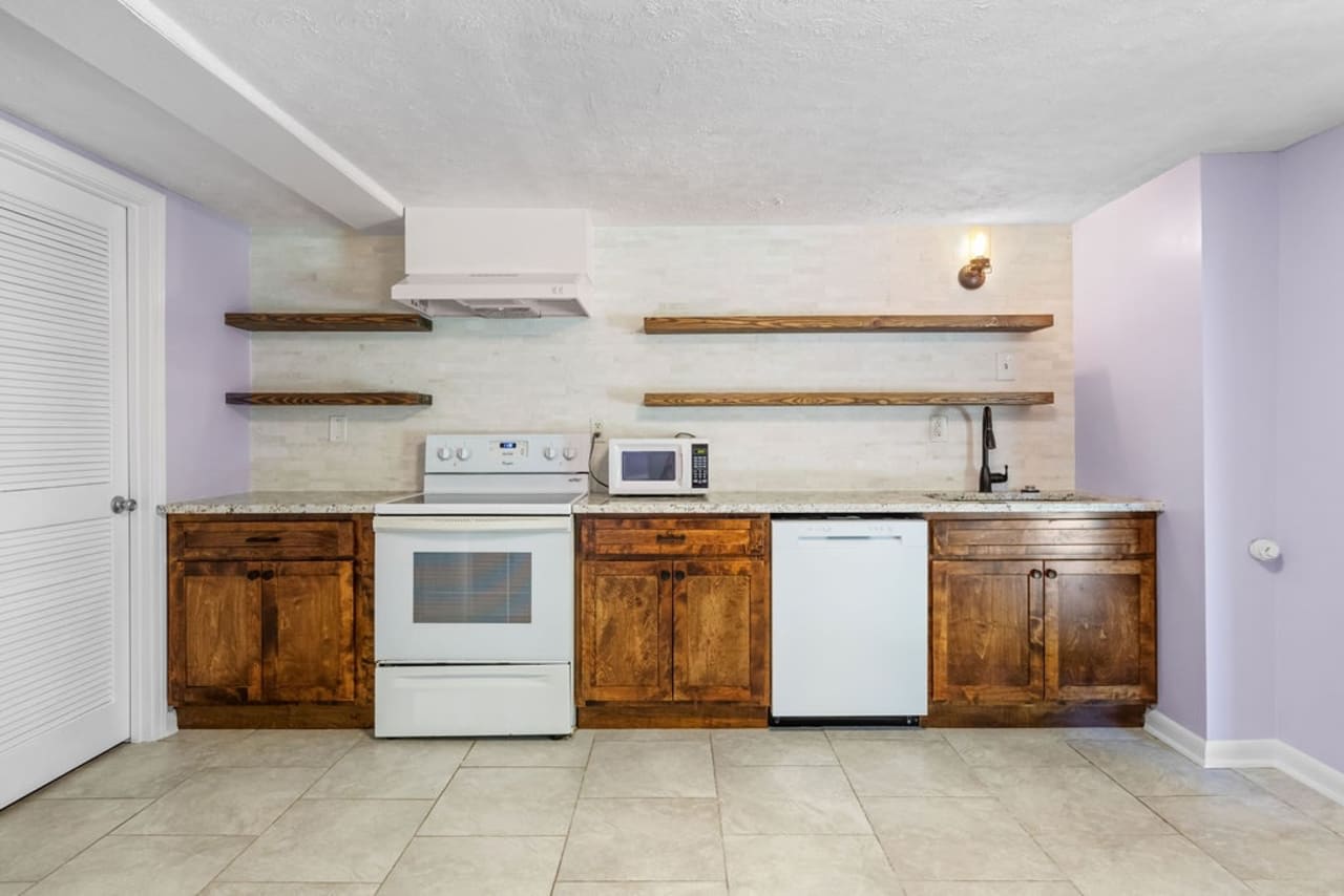 Profile photo 5 of 8