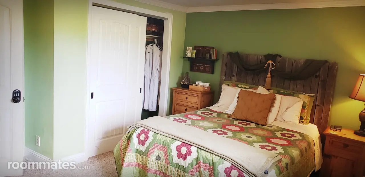 Profile photo 1 of 13