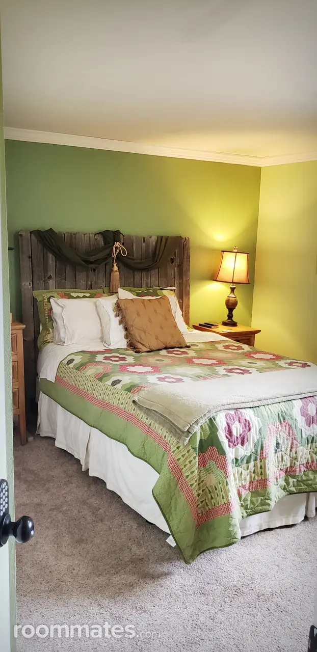 Profile photo 2 of 13