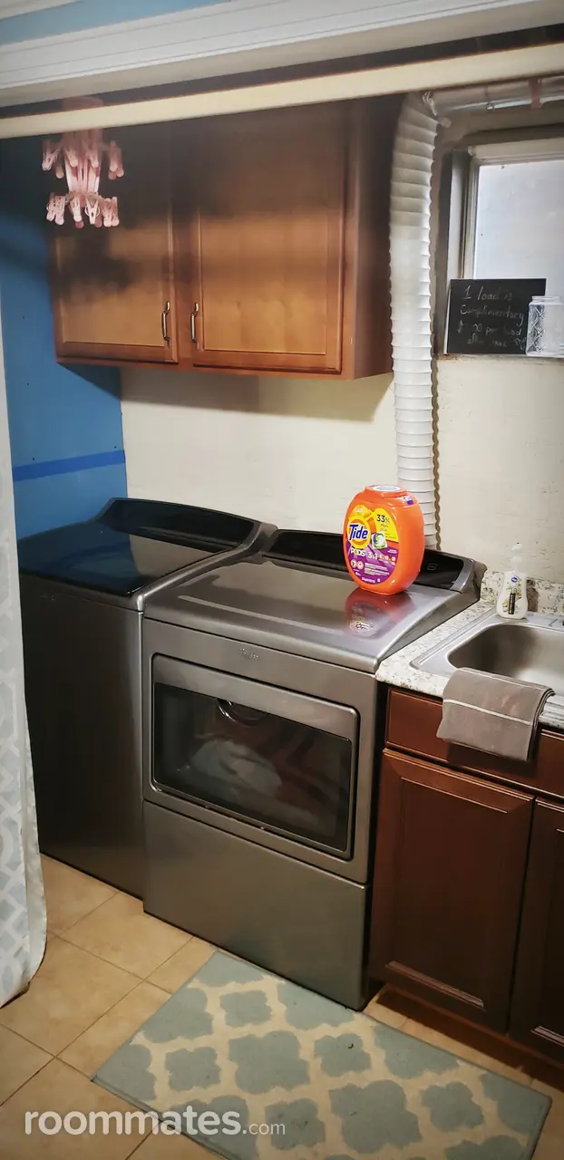 Profile photo 7 of 13