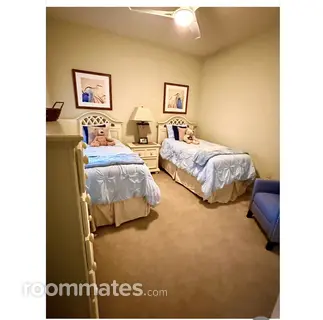 Room for rent in Sarasota, FL $900, condo
